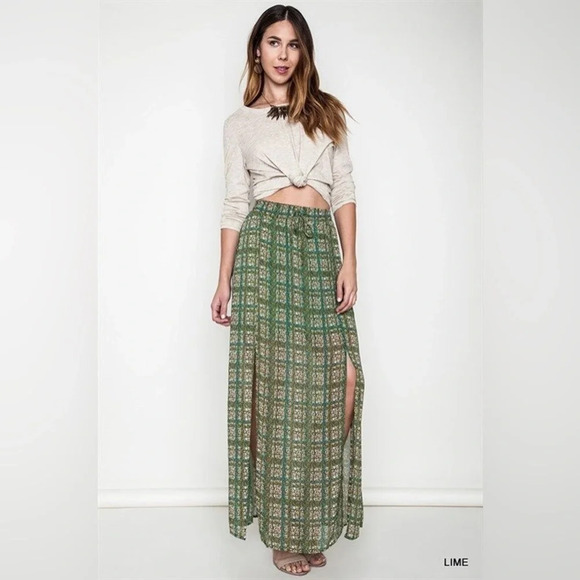 UMGEE NWOT Erin Dual Slit Maxi Skirt in‎ Red - Picture 5 of 7